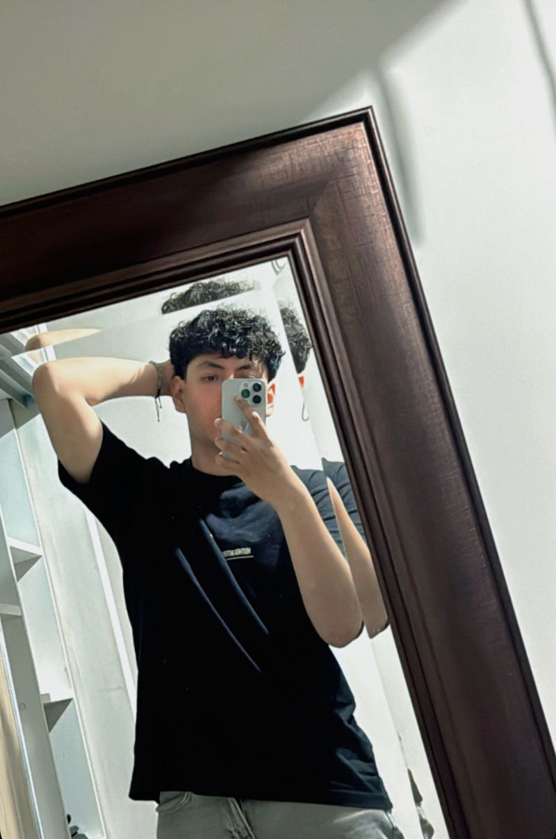 Yair, 20