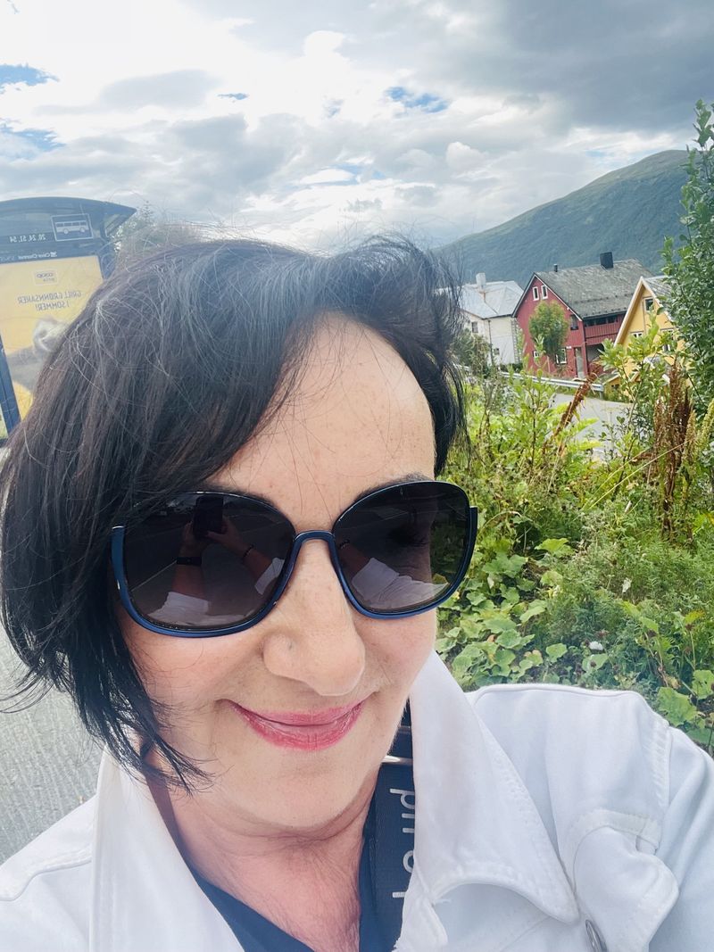 Beti, 51
