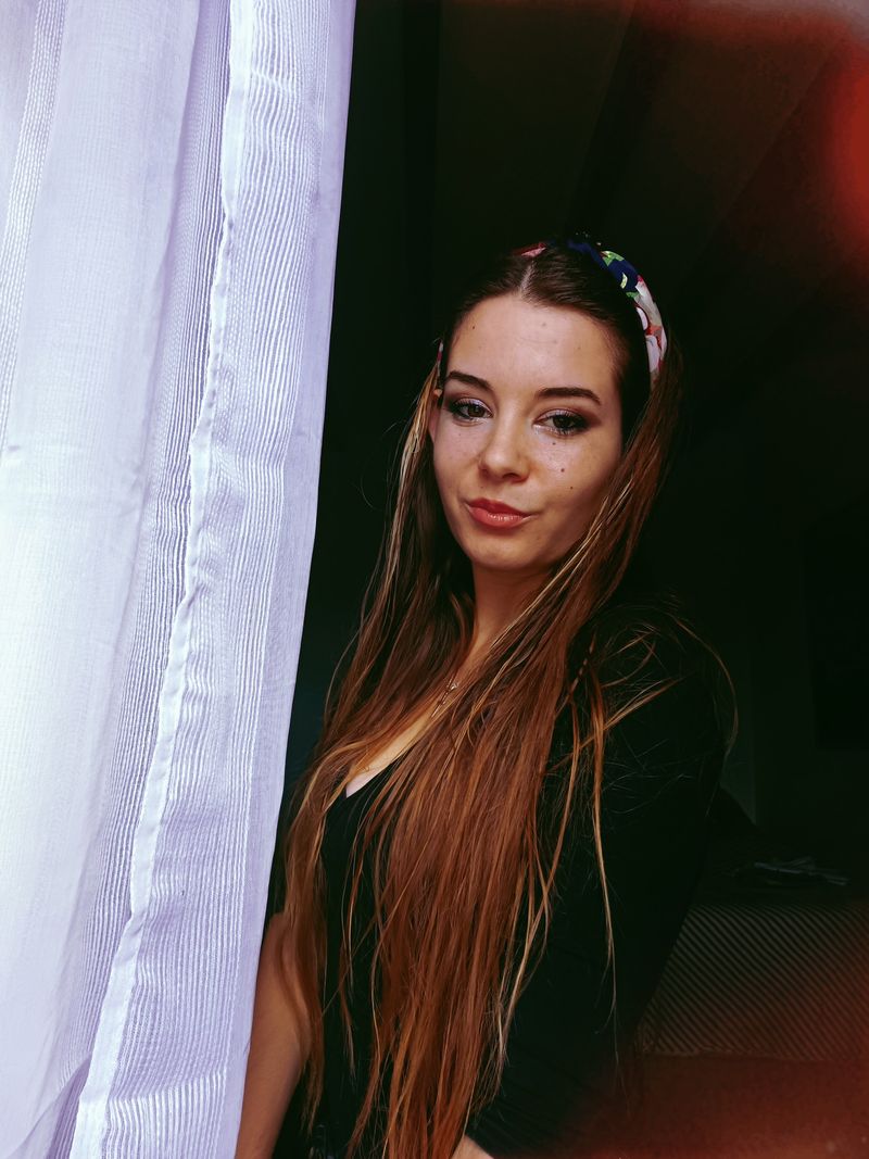 Mel, 28