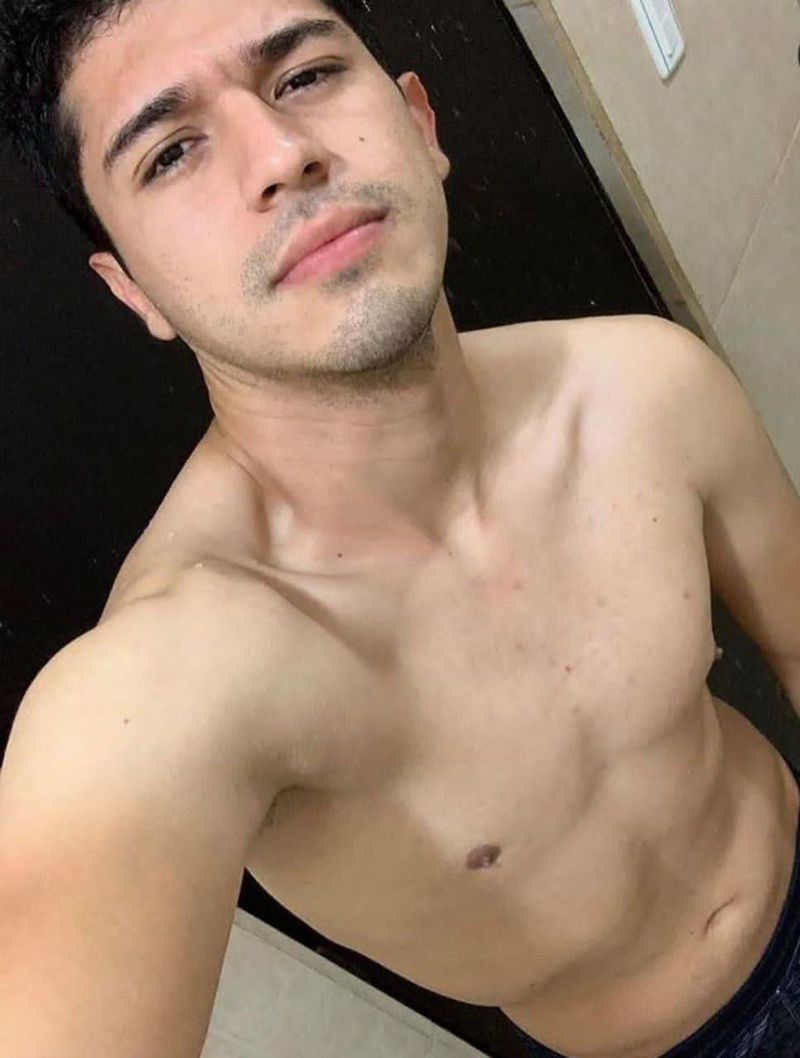 José, 25