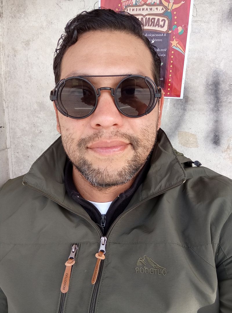 Eliot, 39
