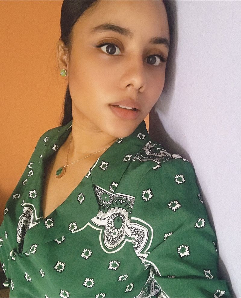 Roxy, 26
