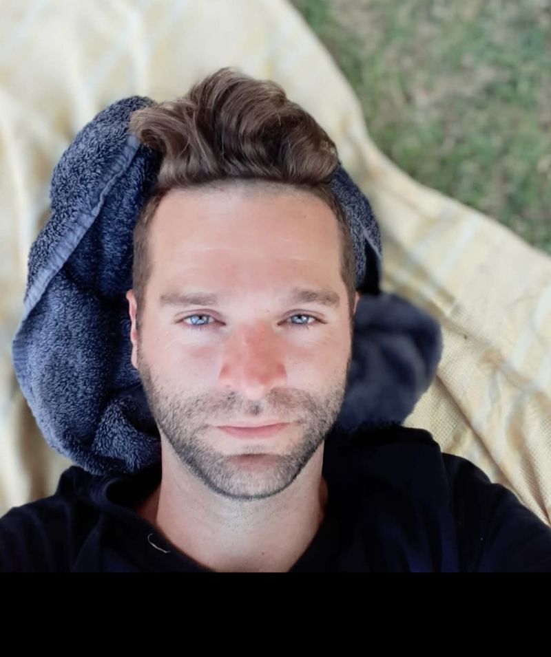 Dalmiro, 42
