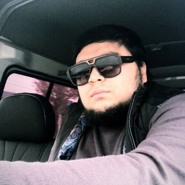 Ali, 25