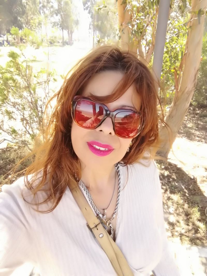 Andrea, 49