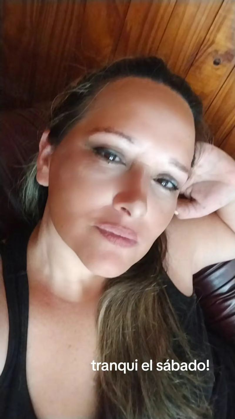Angy, 45
