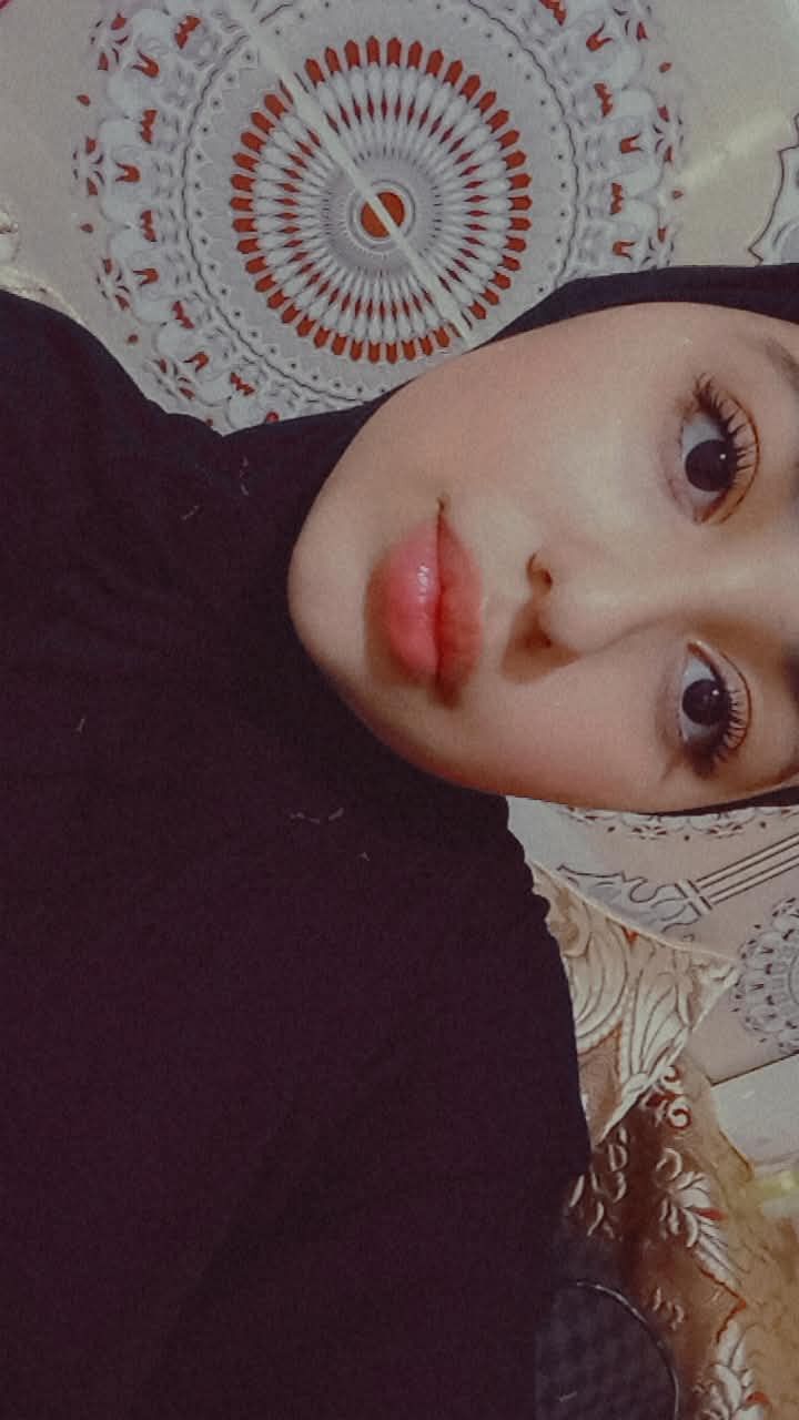 Noha, 18
