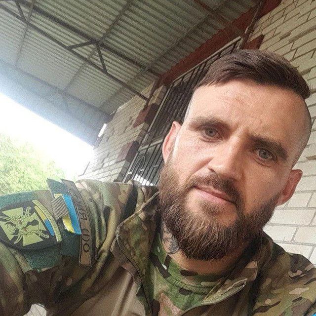 Alex, 35