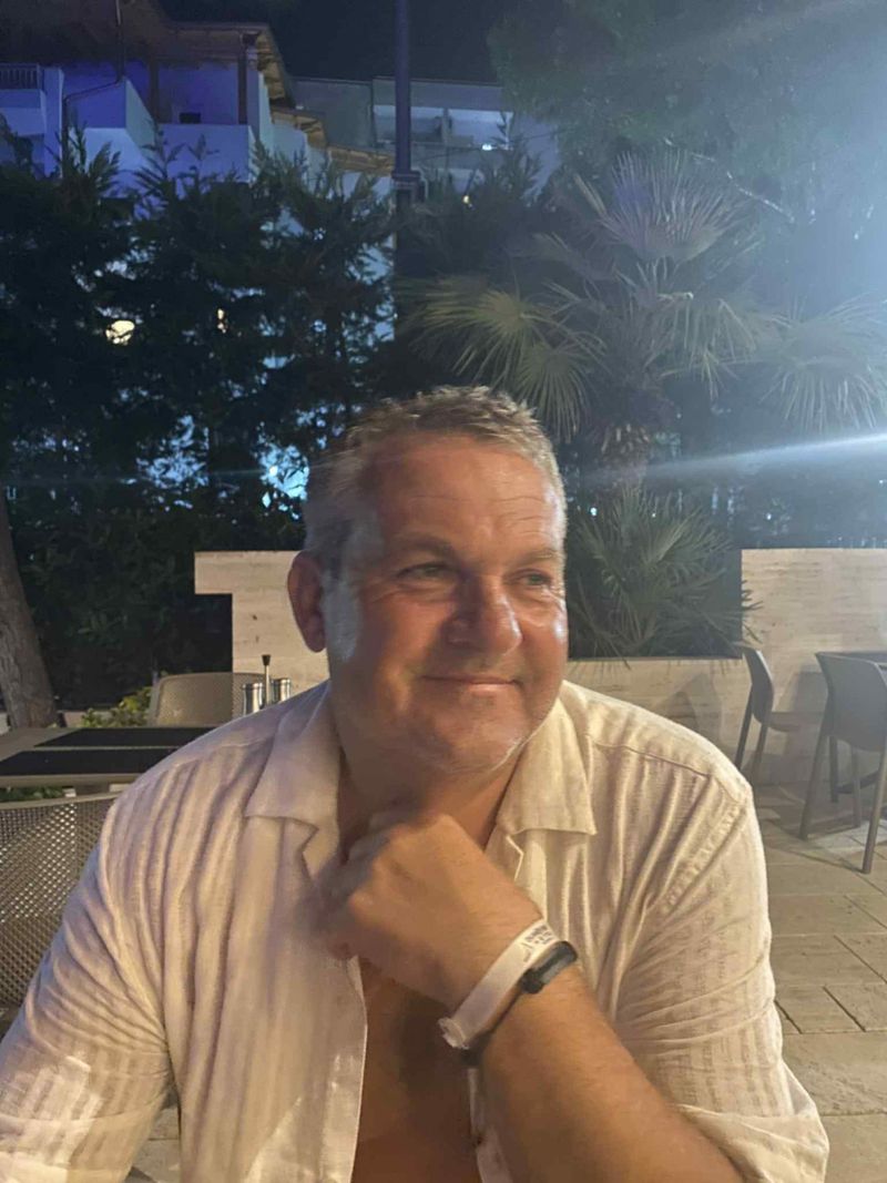 Robert, 51