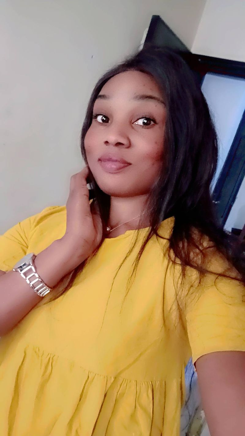Flora, 35