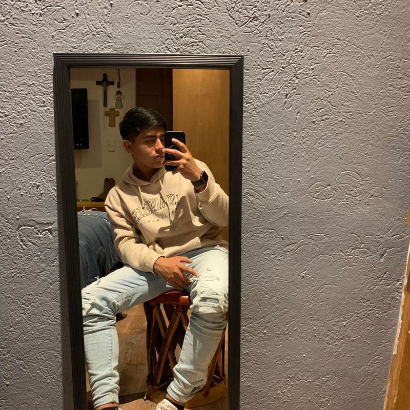 Fernando, 23