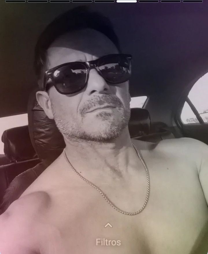 Gustavo, 54