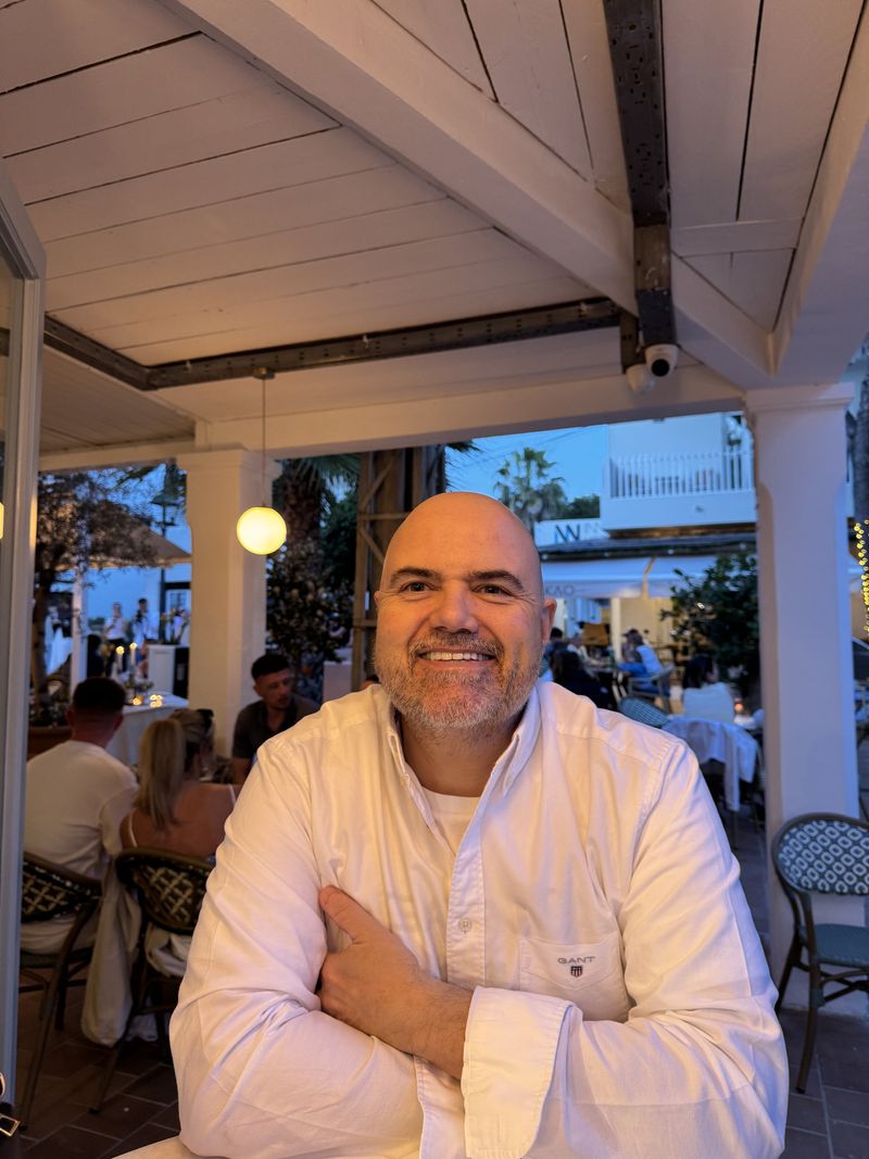 Miguel, 51