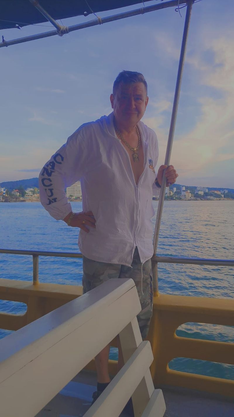 Tomasz, 51