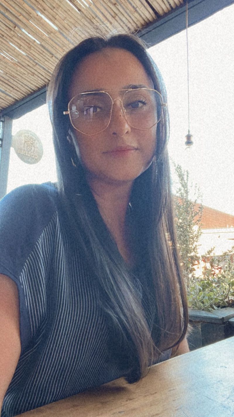 Andrea, 42