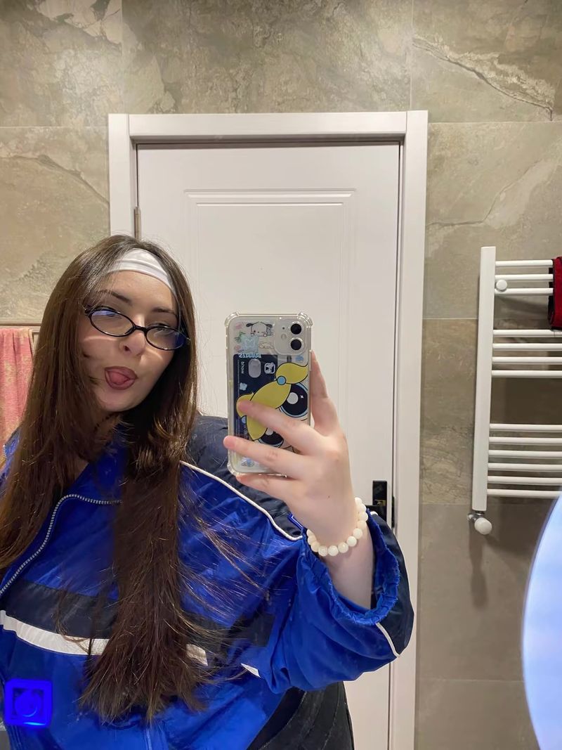 Ell, 23