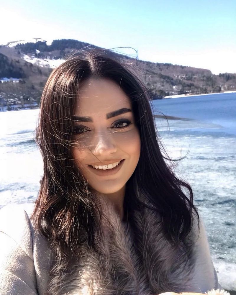Милана, 32