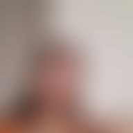 Mia, 18
