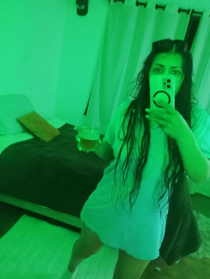 Carina, 27