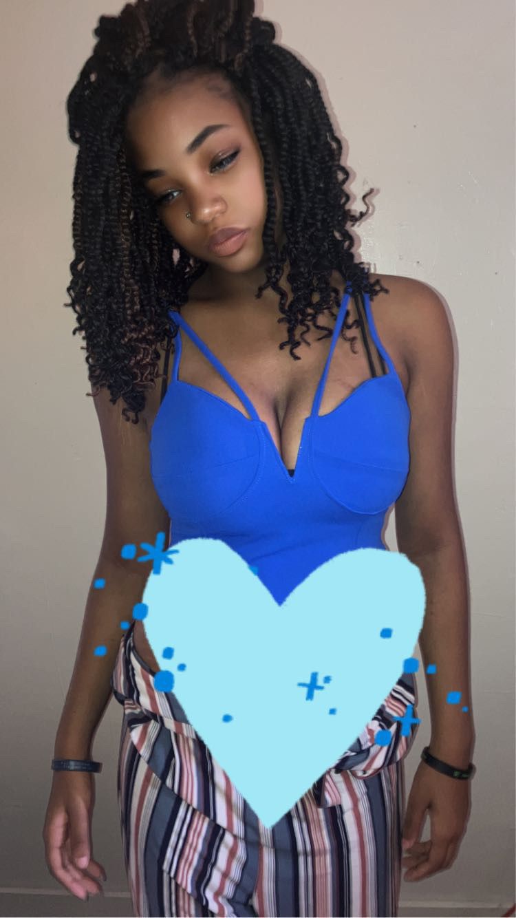 Tonie, 21