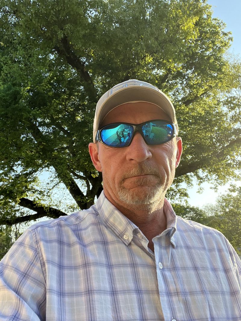 Johnny, 52