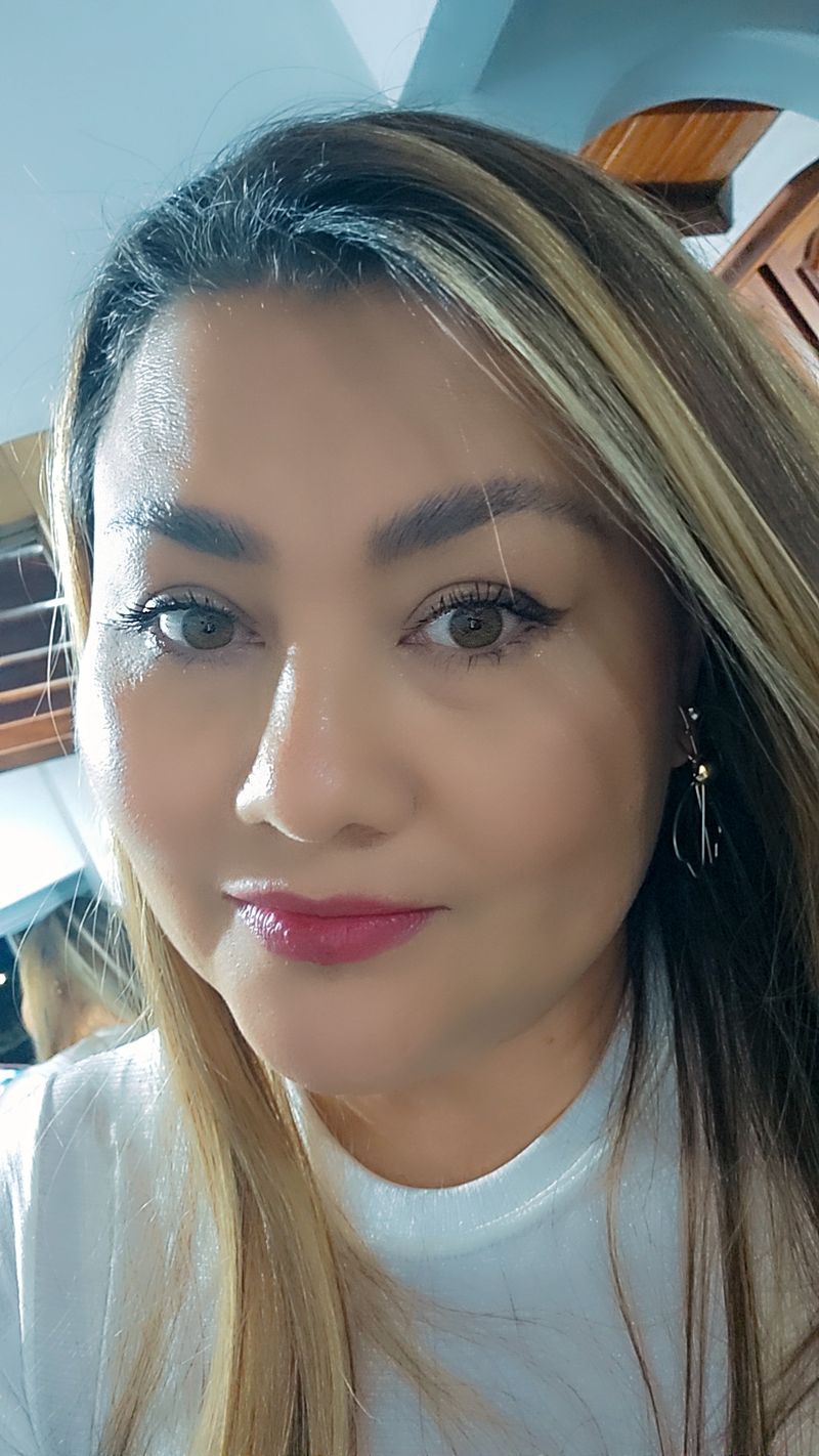 Laura, 45
