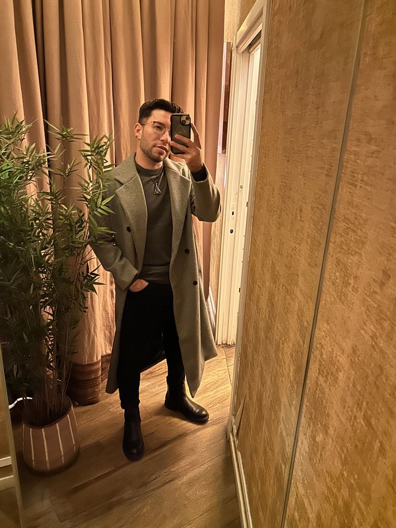 Carlos’j, 29