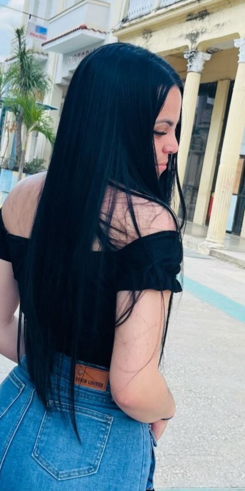 Elizabeth, 23
