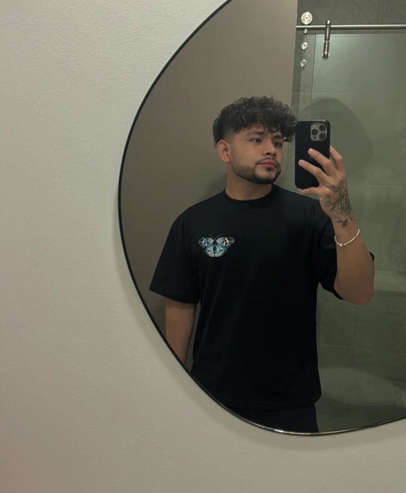 Fernando, 26