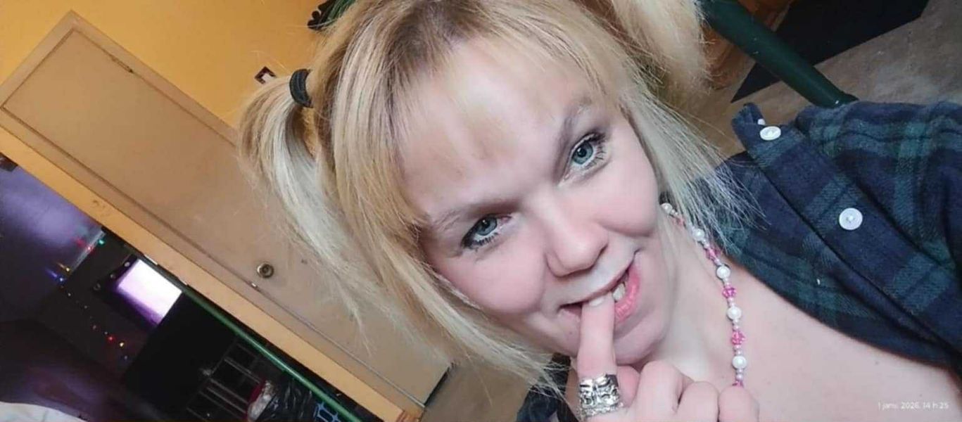 Roxanne, 42