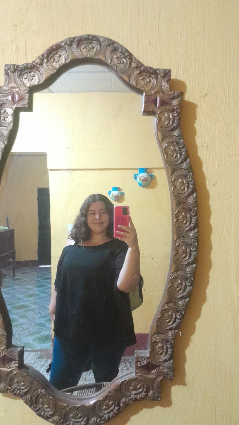 Monica, 28