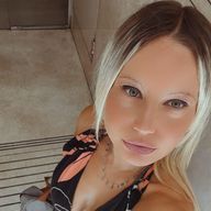 Nina, 37