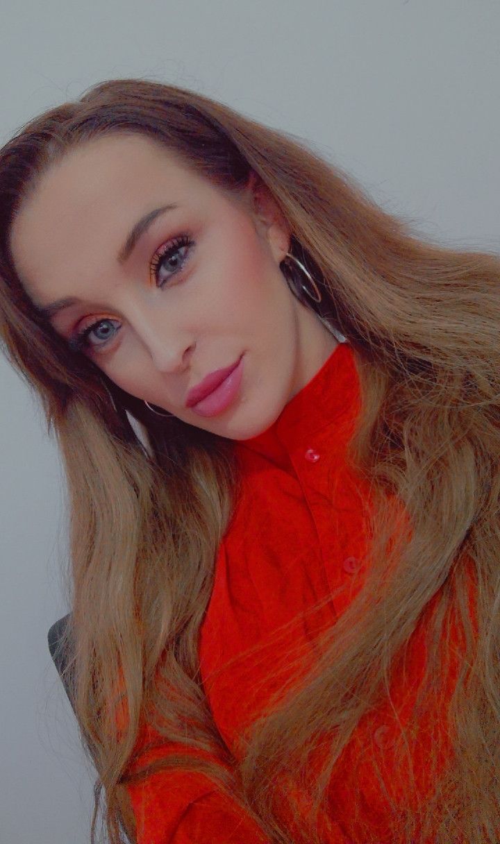 Paulina, 24