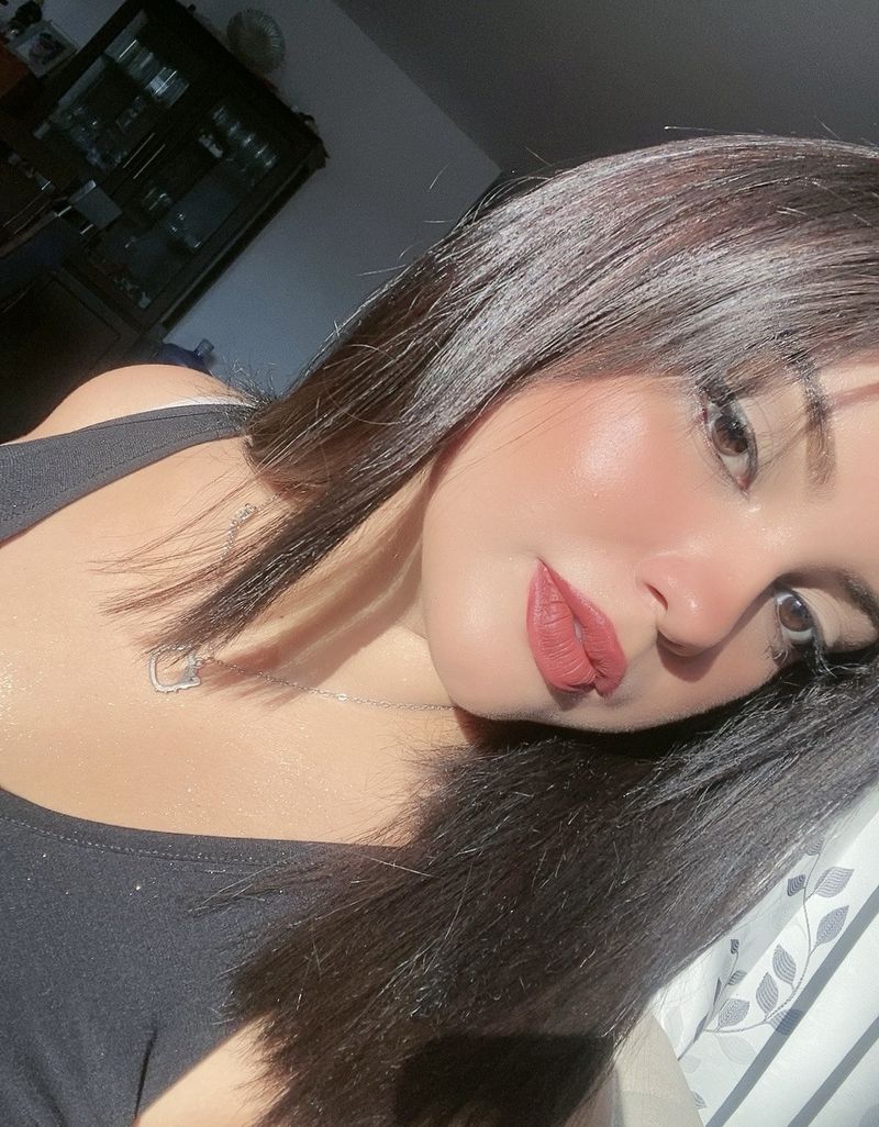 Stefania, 21