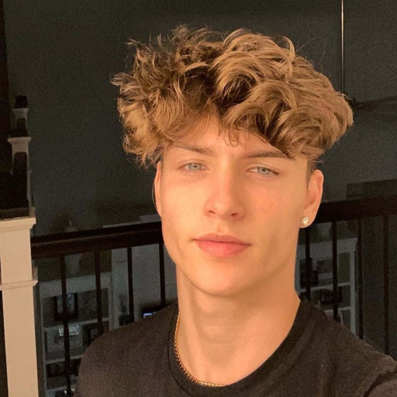 Dato, 18