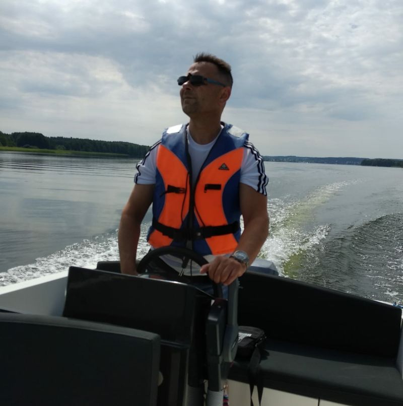 Piotr, 44