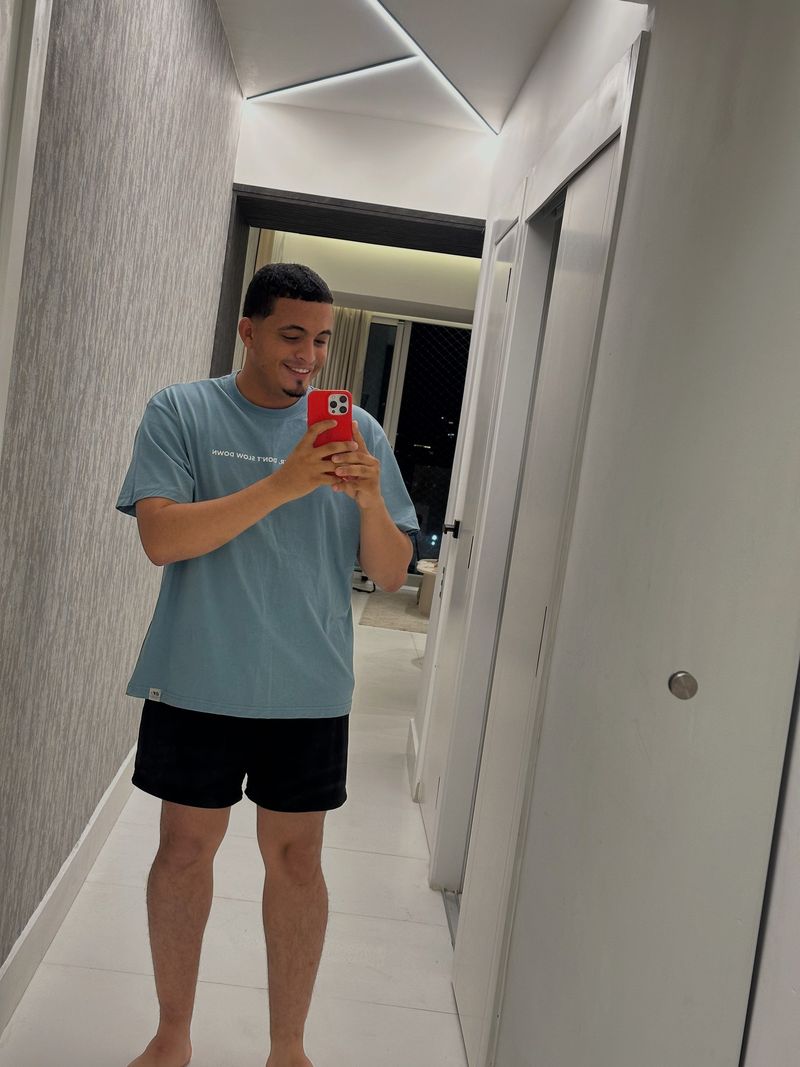 Elier, 24