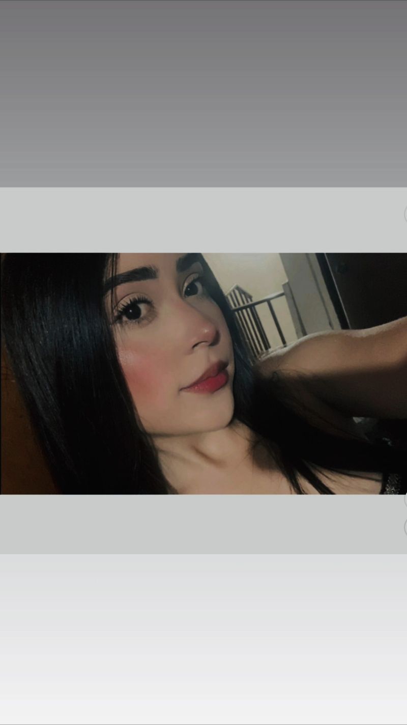 Sofi, 28