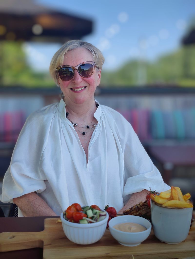 Bozena, 54