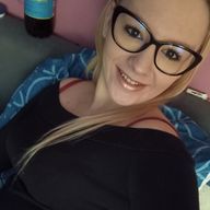 Karolina, 25