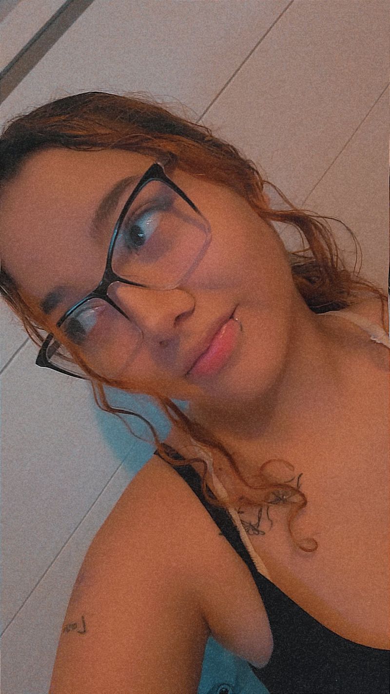 Ariana, 21