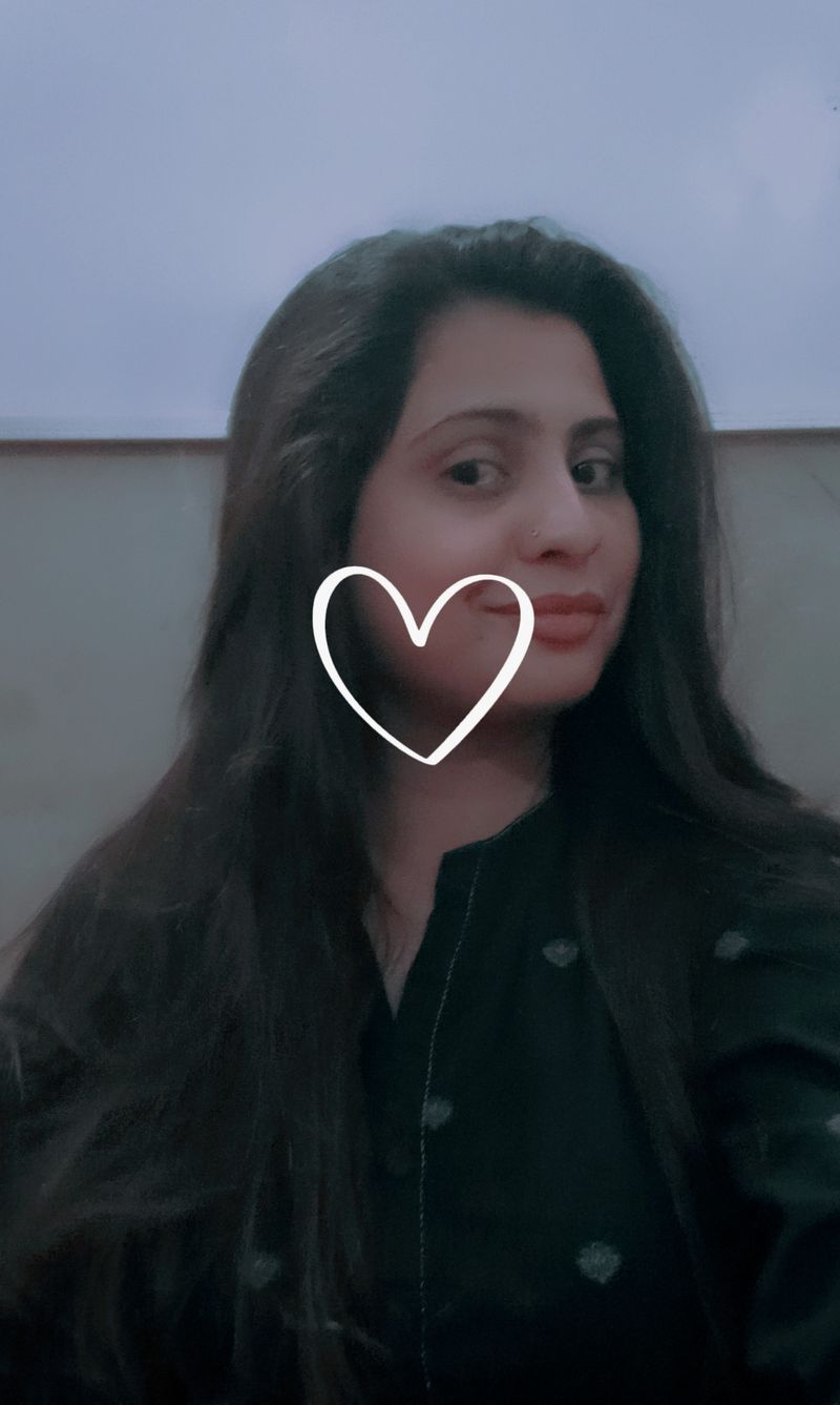 Zoha, 32