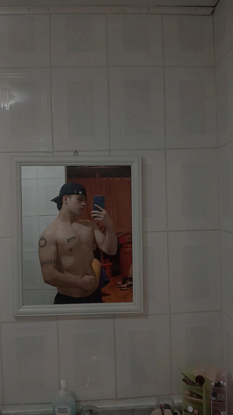 Ricardo, 21