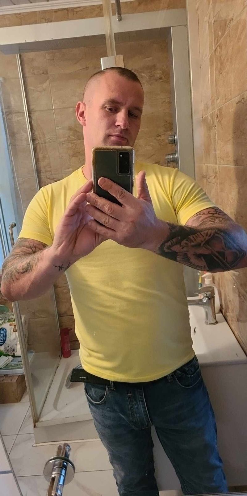 Robert, 39