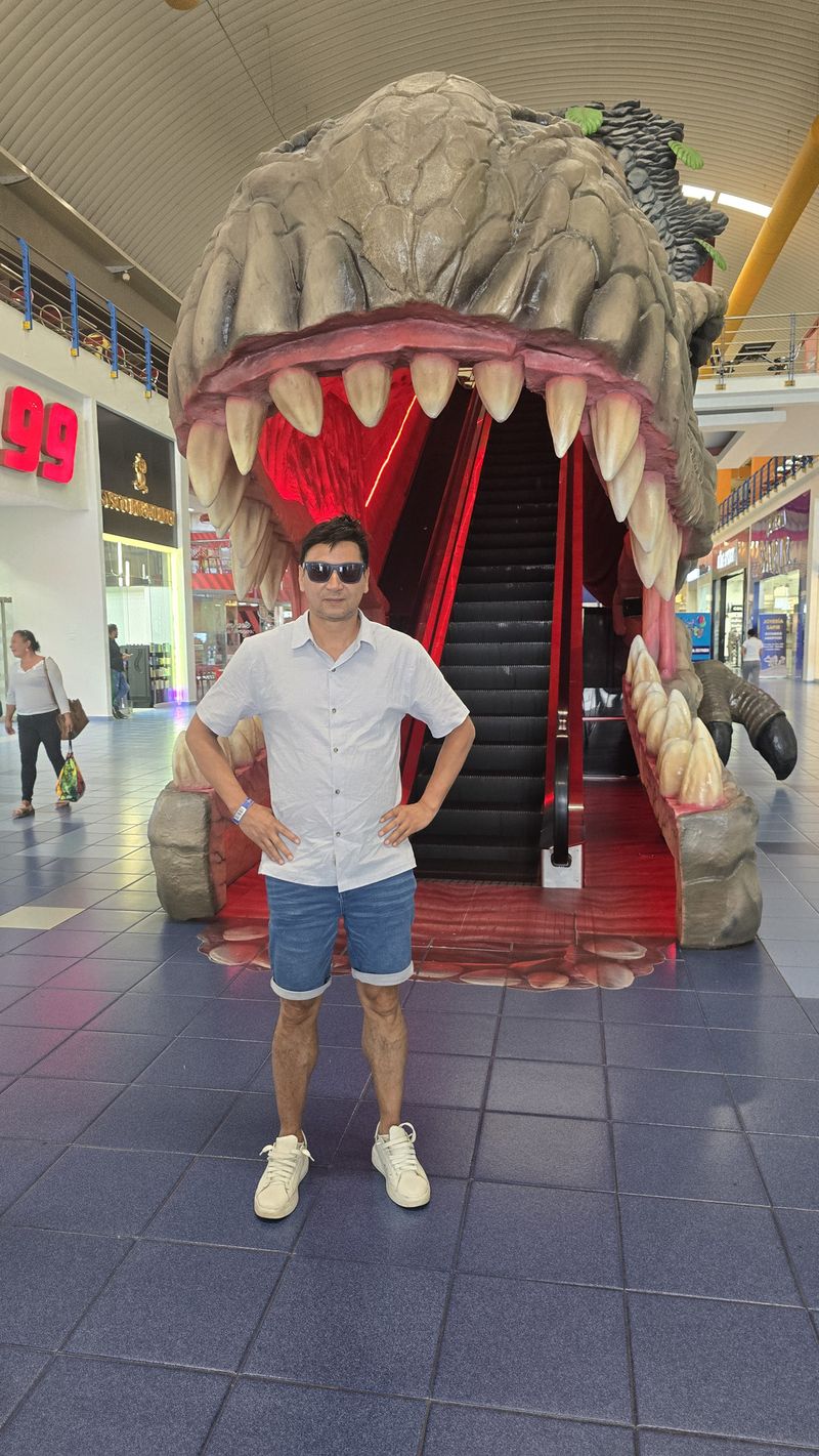 Manolo, 52