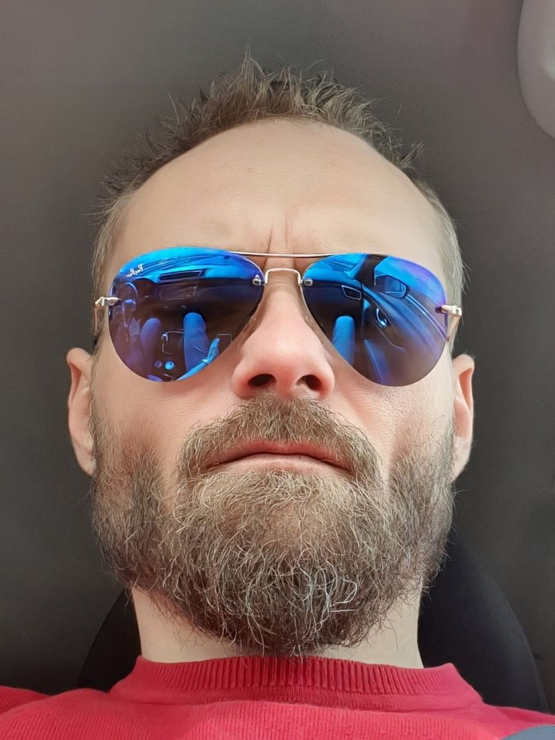 Tomek, 43