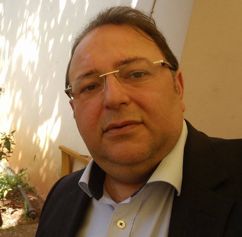 Hicham, 55