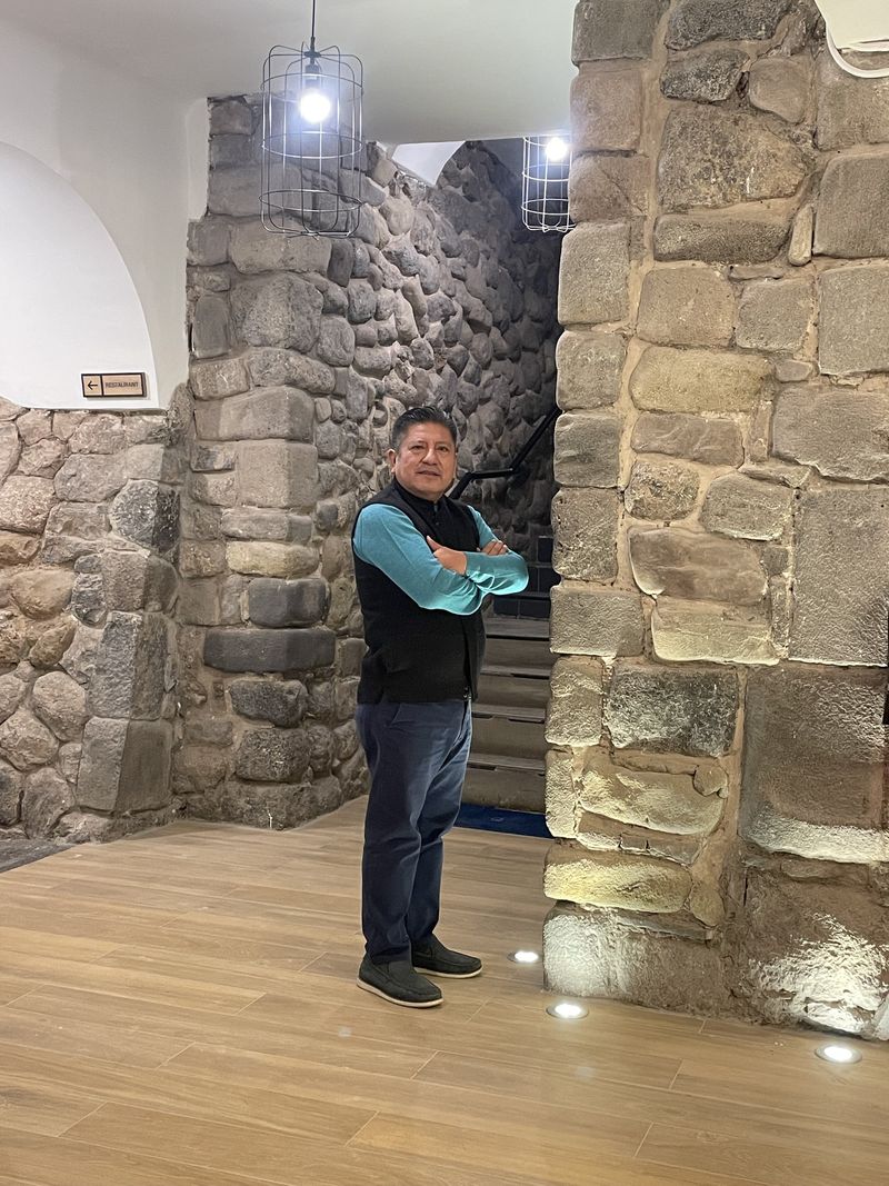 Lucho, 51
