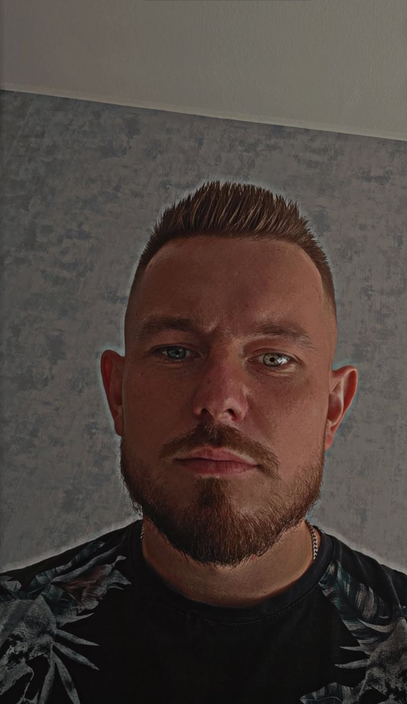 Jacek, 30