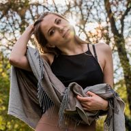 Dominika, 26